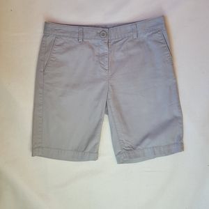 Ann Taylor LOFT Original shorts, straight through hip & thigh size 2P.  New